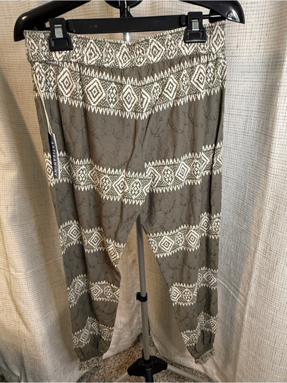 Artisan Ny Olive and White Geometric Pajama pants - Picture 3 of 7